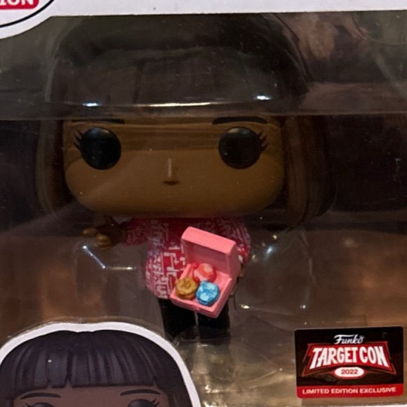 Funko POP!  Parks & Recreation Donna & Ben Treat Yo'self 2-Pack - Picture 6 of 8